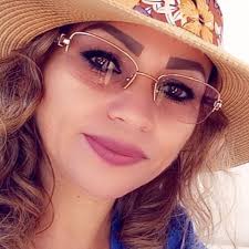 Regálale a tu cuerpo una lluvia de nutrientes. 🌿1 scoop de alga Chlorella  CLAUDIA MOLINA SUPERFOODS 🌿1 zanahoria mediana 🌿1 tallo de apio 🌿1  manzana 🌿4 oz jugo de naranja natural 🌿4