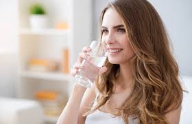 Quale acqua scegliere per idratarsi e mantenersi in forma? Acqua Iposodica Significato E Benefici Bere Acqua