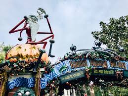 You've subscribed to disney manga: What Disney World Should Steal From Disneyland