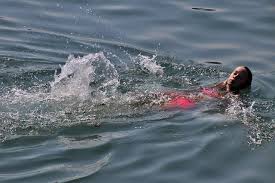 why can't some people float on water