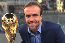 Roger Flores e esposa ignoram quarentena e são flagrados na praia