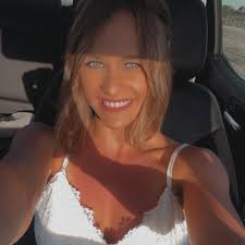 Savannah Laughlin (@savannahborel_)