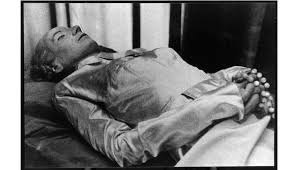 She died on july 26, 1952, in the company of her husband and family. 110 Vida Y Muerte De Eva Peron Evita Ideas Eva Peron Evita Peron Juan Peron