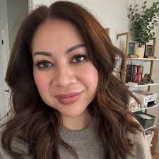 Alex Finlay's Instagram, Twitter & Facebook