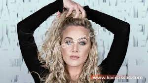 Kivircik Sac Topuz Modelleri Lockige Frisuren Lange Lockenfrisuren Haar Styling
