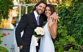 Cuca roseta surpreende os seus amigos e convidados, cantando avé maria no seu próprio casamento. Cuca Roseta Estou Mais Que Pronta Para Engravidar A Bebe Ja Tem Quase 2 Ja Estava Na Hora Vip Pt