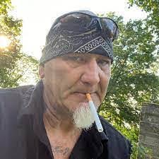 Fred Didden's Instagram, Twitter & Facebook