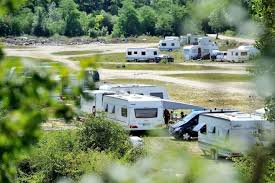 Il faut quitter la d51 au niveau d'aujac mais sans entrer dans le village. A Auxerre Les Gens Du Voyage Auront Ils Un Jour Leur Aire De Grand Passage Auxerre 89000