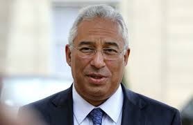 Siamo sicuri che la sinistra per sopravvivere debba adattarsi al  capitalismo?