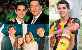 Roberto cantoral nace en ciudad madero, tamaulipas, méxico, el 7 de junio de 1935. Roberto Miguel Uno De Los Gemelos De Itati Cantoral Y Eduardo Santamarina Lucha Por Su Sueno