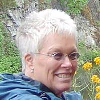 Go Forward With Faith: The Biography of Gordon B. Hinckley by Sheri Dew