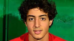 دافع لاعب فيردر بريمن، ماركو فريدل، عن مرمى فريقه في مباراة يونيون برلين لحساب الأسبوع الـ31 من الدوري الألماني، ببسالة ودون أن وبعد ذلك عادت الكرة إلى أندريش، ليتدخل الحكم ويطلق صافرته لإيقاف اللعب، لكن لاعب يونيون برلين، صوب الكرة لتصطدم للمرة. Ø¥ØµØ§Ø¨Ø© Ù…Ø­Ù…Ø¯ Ù‡Ø§Ù†ÙŠ ÙÙŠ Ù…Ø±Ø§Ù† Ø§Ù„Ø£Ù‡Ù„ÙŠ Ø¯Ø§Ø± Ø§Ù„Ù‡Ù„Ø§Ù„