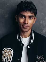 S U N B I G F O R E H E A D D I M P L E 📸By @gregoryfavre_portraits Gueule  7/7 #picoftheday #actor #france #photooftheday #selfie #sun #shoot📷  #portrait #dimples #curlyhair #face #lips