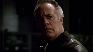 i didnt even notice janice's wine glass in that scene until i started ...