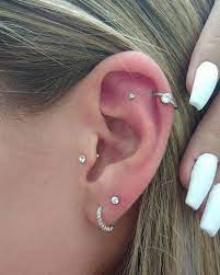 Trabalhos De Quinta Piercings Ponto De Luz Tragus Capitve Flat Helix Ponto De Luz Flat Ponto De Luz Earings Piercings Piercings Ear Piercings Cartilage
