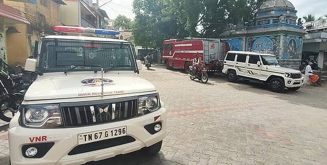 விருதுநகர் அருகே கோஷ்டி மோதலில் தாக்கப்பட்ட கல்லூரி மாணவர் கவலைக்கிடம்: போலீஸ் குவிப்பு