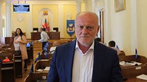 Ночью за 6 часов в городе выпало две месячные нормы осадков. Umer Zabolevshij Koronavirusom Mer Yalty Novosti Politika Kommersant