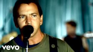 In 1999 rock band pearl jam records last kiss.reaching #2. Songtext Pearl Jam I Am Mine Musikguru