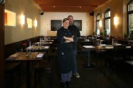 Wurzhaus Von Willi Penzenleitner Und Diana Burkel Http Www Die Moebelmacher De Produkte Objekt Gastro Wuerzhaus Html Haus Massivholztisch Holz