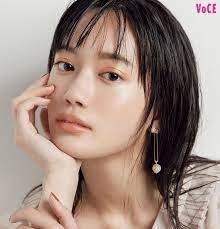 中山友恵セレクト 単色アイシャドウ塗り比べ 使えるno 1は イエローベージュ ヘアアレンジ 艶メイク アイメイク