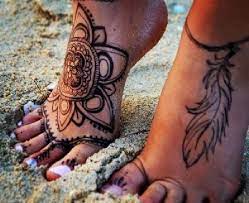 On the list of some of the most popular places for tattoos, for newcomers and ink aficionados alike, is the foot. Henna Tattoo Designs Tattoos Beautiful