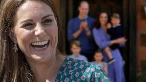 Die bürgerliche kate middleton darf sich seit ihrer hochzeit mit prinz william herzogin kate nennen und gilt schon jetzt als die neue stilikone englands! Prinz William Herzogin Kate Nach Harrys Und Meghans Austritt Sie Fuhlen Sich Nun Voll Verantwortlich Bunte De