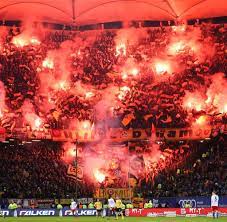Informieren sie sich zur mannschaft und aktuellen geschehnissen rund um den verein aus ingolstadt! Hsv Chef Hoffmann Erkennt Pyrofackeln Als Teil Der Fankultur An Welt