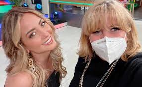 Jun 15, 2021 · andrea escalona contó que ha soñado con su mamá, magda rodríguez, y que le enseñó a su hija, quien asegura se parece a la primogénita de daniel bisogno. Reportan Muerte De Magda Rodriguez Productora De Hoy Y Mama De Andrea Escalona El Grafico Historias Y Noticias En Un Solo Lugar