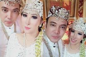 Ariel tatum mengejutkan warganet dengan foto beragam bungkus rokok di dalam tasnya. Sandy Tumiwa Dan Henny Mona Diam Diam Sudah Menikah Matamata Com