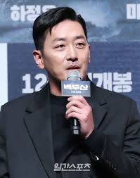 He is best known for his leading roles in the films the classic (2003), marathon (2005), tazza: Ha Jung Woo Clarifies Rumors That He Illegally Injected Propofol Daily Naver