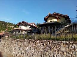 E' situato in contesto di una palazzina con quattro app. Case In Affitto Selvino Immobiliare It