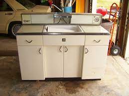 Whether you're decking out a traditional kitchen or designing a sleek contemporary. Vintgae Metal Kitchen Cabeintes Retro Metal Cabinets For Sale At Home In Brookside Kan Metal Kitchen Cabinets Cheap Kitchen Cabinets Used Kitchen Cabinets