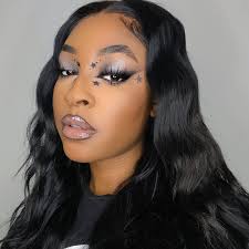 this look is giving spooky vibes! drop your fave emoji if you are ready for  Halloween!! 💀🕷👻 wearing It's a Mood palette 🖤 @mayataughtyou