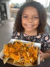 Danielle Caples's Instagram, Twitter & Facebook