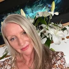 Suzanne Hutton (@suzannehutton_artist) • Instagram photos and videos