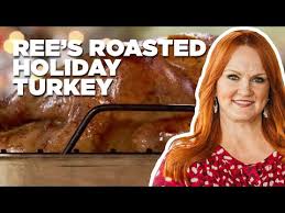 Place the turkey into a plastic brining bag or a very large pot. Roasted Turkey Recipe From The Pioneer Woman Cowgirl Magazine