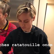 This short hairstyle by brie larson can easily set on your hair without any difficulty. Twitter à¤ªà¤° Stef Ive Been Found Dead Omg