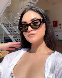 AKANSHA 🌹 Elegance is the quality of being graceful, stylish, and refined  in appearance, movement, or manner. It often implies simplicity,  sophistication, and good taste, whether in fashion, behavior, design, or  expression. #