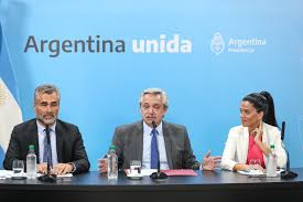 Cuánto cayó la valoración presidencial desde abril del 2020. Casa Rosada El Presidente Alberto Fernandez Anuncio Hoy Facebook