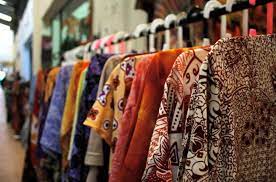 Para pelanggan akan merasa kecewa, jika gaun yang mereka beli, ternyata banyak jadi harus dibuat secara limited edition, agar pelanggan selalu merasa percaya diri memakai produk yang mereka beli. Syarat Membuka Usaha Konveksi Batik Atau Batik Fashion Jasa Konveksi Seragam Sekolah Kantor Dan Komunitas