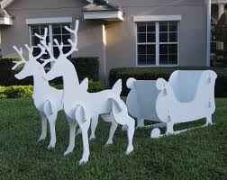 Capture the beauty, magic, and wonder of the holiday season with oversized christmas decorations from fraser hill farm. Outdoor Sleigh Decoration Ideas On Foter