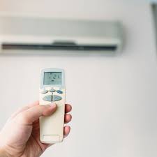How to use the remote control, when there is no response, in the case of sufficient power, then it is likely that the air conditioner remote control is locked. Adjust Your Air Conditioner Settings