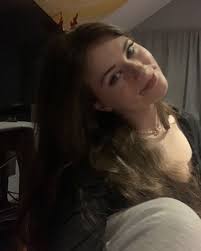 Hello! My name is Anna, I'm from Queens New York, i've fully committed to  Hunter College for my future desired major in Nursing. My Favorite Hobby's  are Hanging out with friends, thrifting,