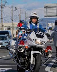 小梅 koumeさんはinstagramを利用しています 1位通過の旭化成の選手を撮るはずが 眼光鋭い白バイさんのポートレートに 2018 1 1 ニューイヤー駅伝 in ぐんま ニューイヤー駅伝 第62回全日本実業団対抗駅伝競走大会 ちょっ 白バイ