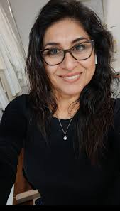 Can someone tell me what's wrong with the way I look ... what's wrong with  me??😪🤦‍♀️....if I love someone, they never need me, but someone I don't  love misses me.. I don't