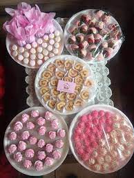 Cada bocadito creado con el cuidado necesario para que tu evento sea perfecto. Riquisimos Bocaditos Dulces Para Un 15 Anos Gracias Por La Preferencia Fresasdecoradas Besosdemosa Alfajores Piononos Min Food Breakfast