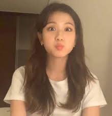 Jisoo blackpink dan jin bts merupakan contoh idol yang begitu terkenal. Thread By Planetblackpink Jisoo And Jin As Each Other A Necessary Thread Blackpink Bts