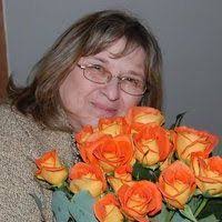 Sharon Whitcomb's Instagram, Twitter & Facebook