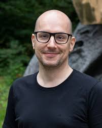 Dr. Bimal Desai from @childrensphila, one of the co-directors of this  week's seminar, shares his thoughts about the importance of medical  informatics for clinicians. 💻🩺 #openmedicalinstitute  #medicinebeyondborders #medicalinformatics