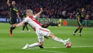 Officiële pagina van donny van de beek. Ajax Schattenmann Donny Van De Beek Alles Fur Die 34